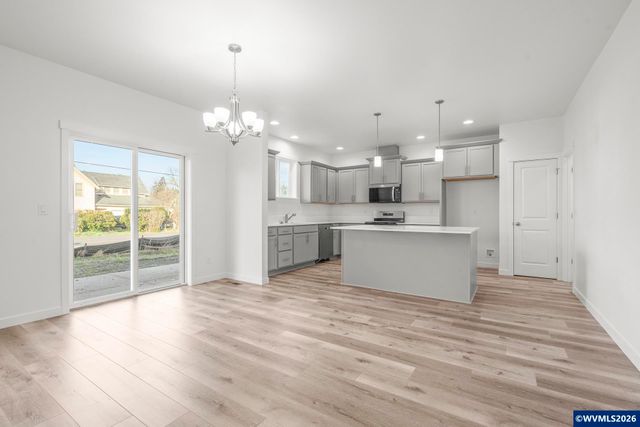 673 Parker Lp, Silverton, OR 97381