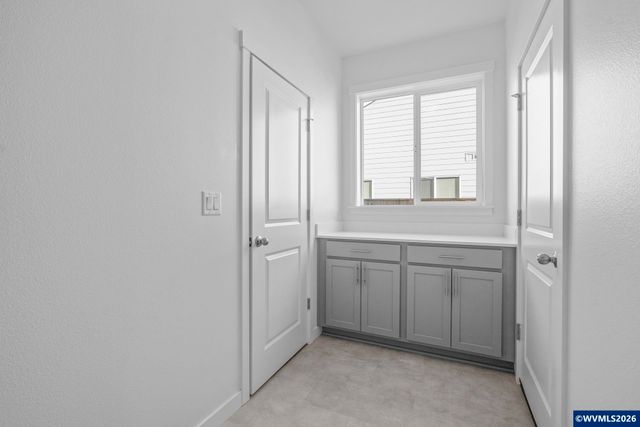 673 Parker Lp, Silverton, OR 97381