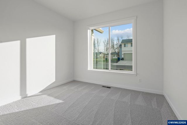 673 Parker Lp, Silverton, OR 97381