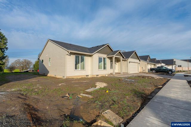 673 Parker Lp, Silverton, OR 97381