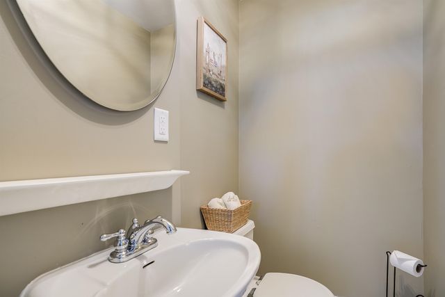 10 Zellwood Street, Nashua, NH 03060