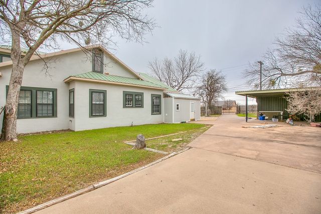 501 N Broadway Street, Ballinger, TX 76821