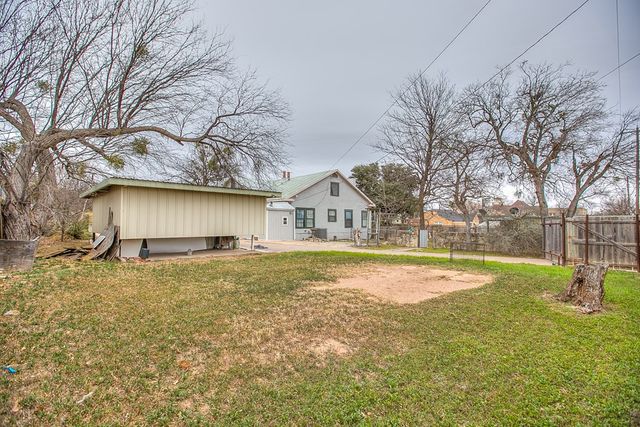 501 N Broadway Street, Ballinger, TX 76821