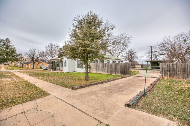 501 N Broadway Street, Ballinger, TX 76821