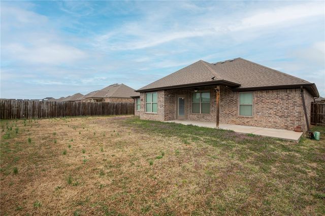 2205 SW Worthington Avenue, Bentonville, AR 72713