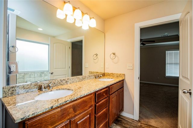 2205 SW Worthington Avenue, Bentonville, AR 72713