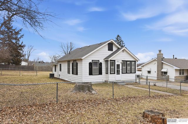 2716 Lillian Street, Bellevue, NE 68147