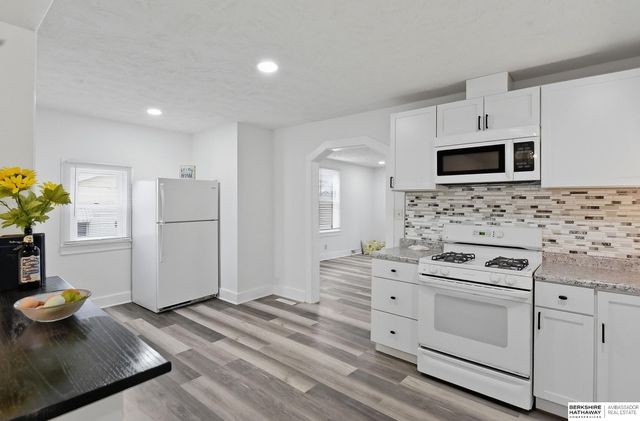 2716 Lillian Street, Bellevue, NE 68147