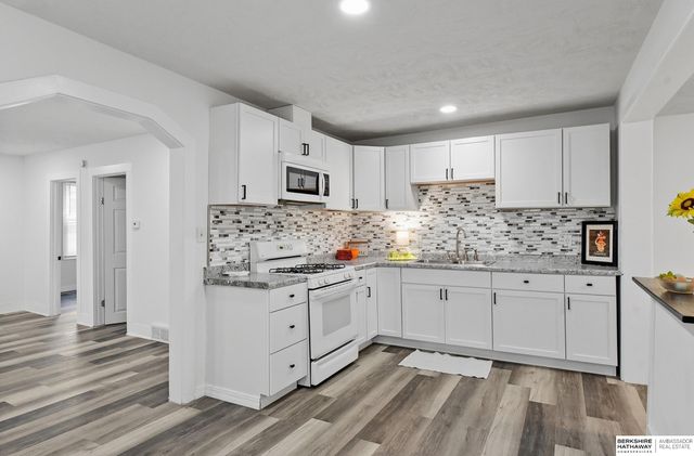 2716 Lillian Street, Bellevue, NE 68147