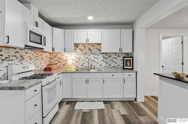 2716 Lillian Street, Bellevue, NE 68147