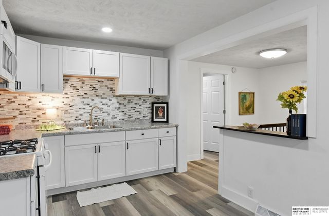 2716 Lillian Street, Bellevue, NE 68147