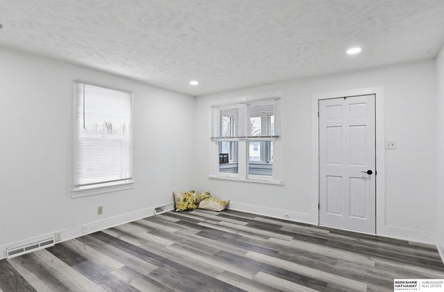 2716 Lillian Street, Bellevue, NE 68147