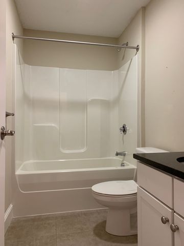 411 Main 306, Stoneham, MA 02180