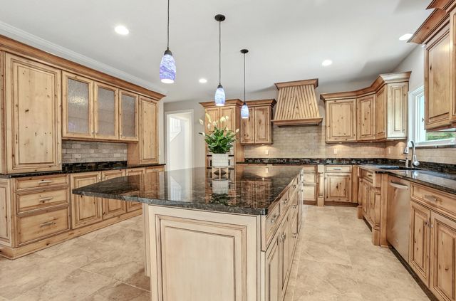 6005 DORNAGH CT, Columbia, MO 65203