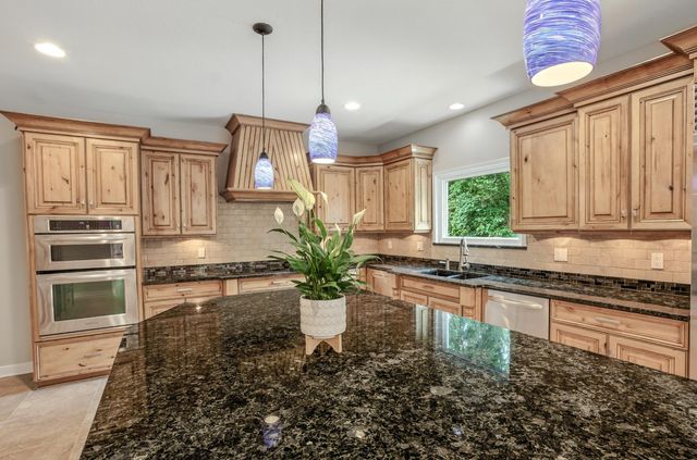 6005 DORNAGH CT, Columbia, MO 65203