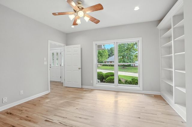 6005 DORNAGH CT, Columbia, MO 65203