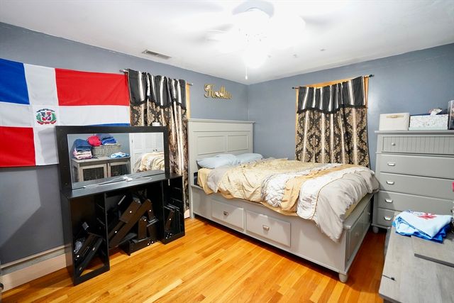 3 College Ln, Methuen, MA 01844