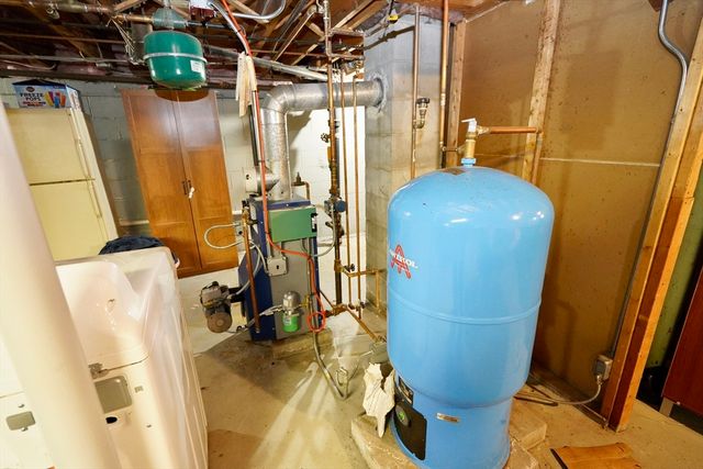 3 College Ln, Methuen, MA 01844