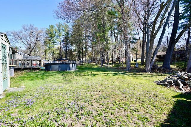 3 College Ln, Methuen, MA 01844