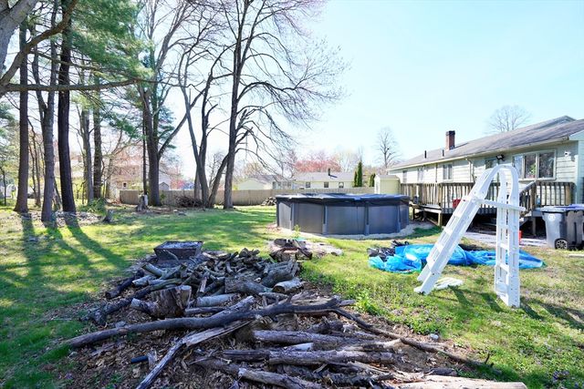 3 College Ln, Methuen, MA 01844