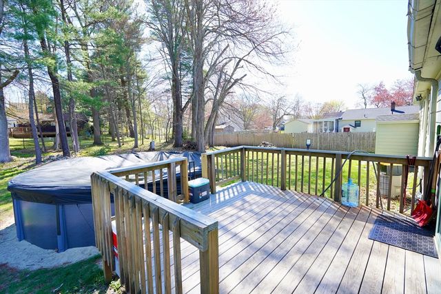 3 College Ln, Methuen, MA 01844