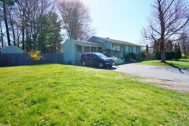 3 College Ln, Methuen, MA 01844
