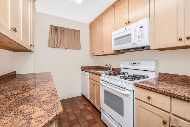 5900 Arlington Avenue 4G, Bronx, NY 10471