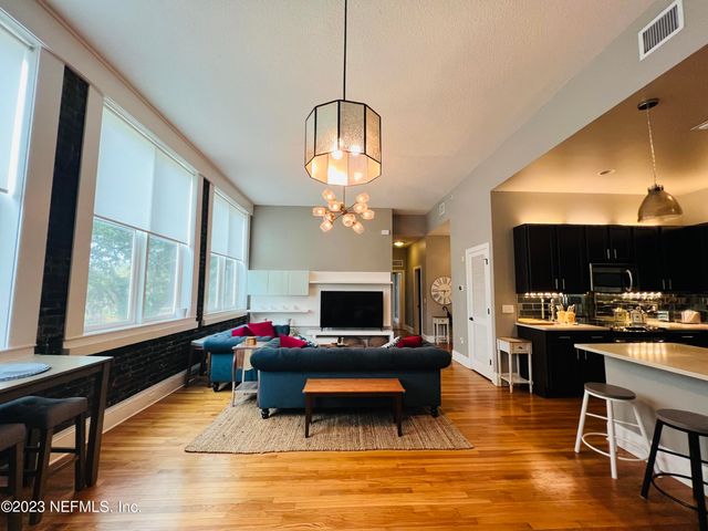 2525 COLLEGE Street 1203, Jacksonville, FL 32204