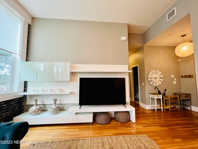 2525 COLLEGE Street 1203, Jacksonville, FL 32204