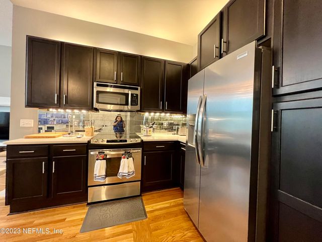 2525 COLLEGE Street 1203, Jacksonville, FL 32204