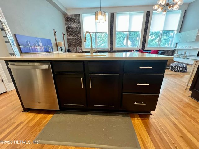 2525 COLLEGE Street 1203, Jacksonville, FL 32204