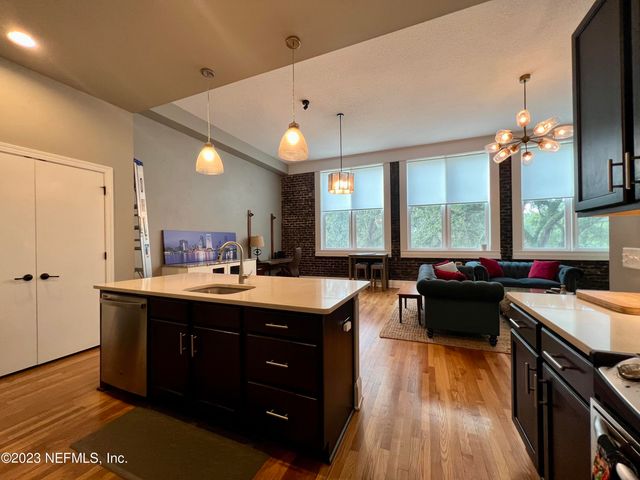 2525 COLLEGE Street 1203, Jacksonville, FL 32204