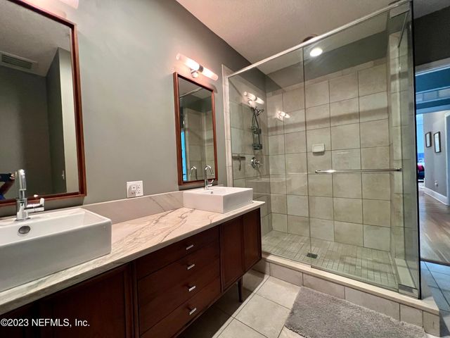 2525 COLLEGE Street 1203, Jacksonville, FL 32204