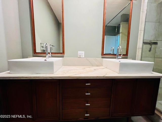 2525 COLLEGE Street 1203, Jacksonville, FL 32204