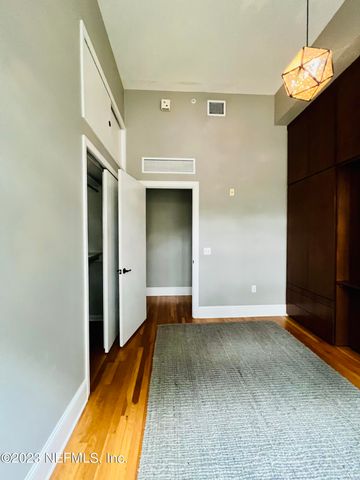 2525 COLLEGE Street 1203, Jacksonville, FL 32204