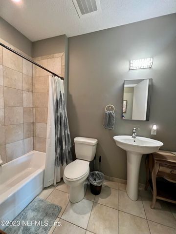 2525 COLLEGE Street 1203, Jacksonville, FL 32204