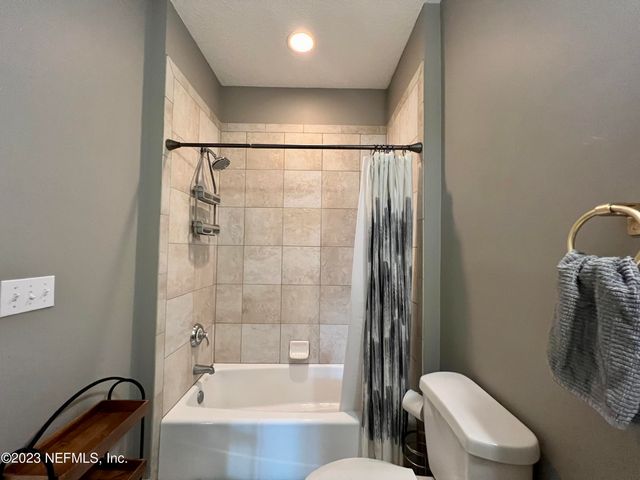 2525 COLLEGE Street 1203, Jacksonville, FL 32204