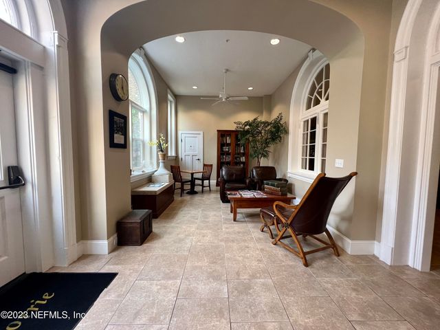 2525 COLLEGE Street 1203, Jacksonville, FL 32204