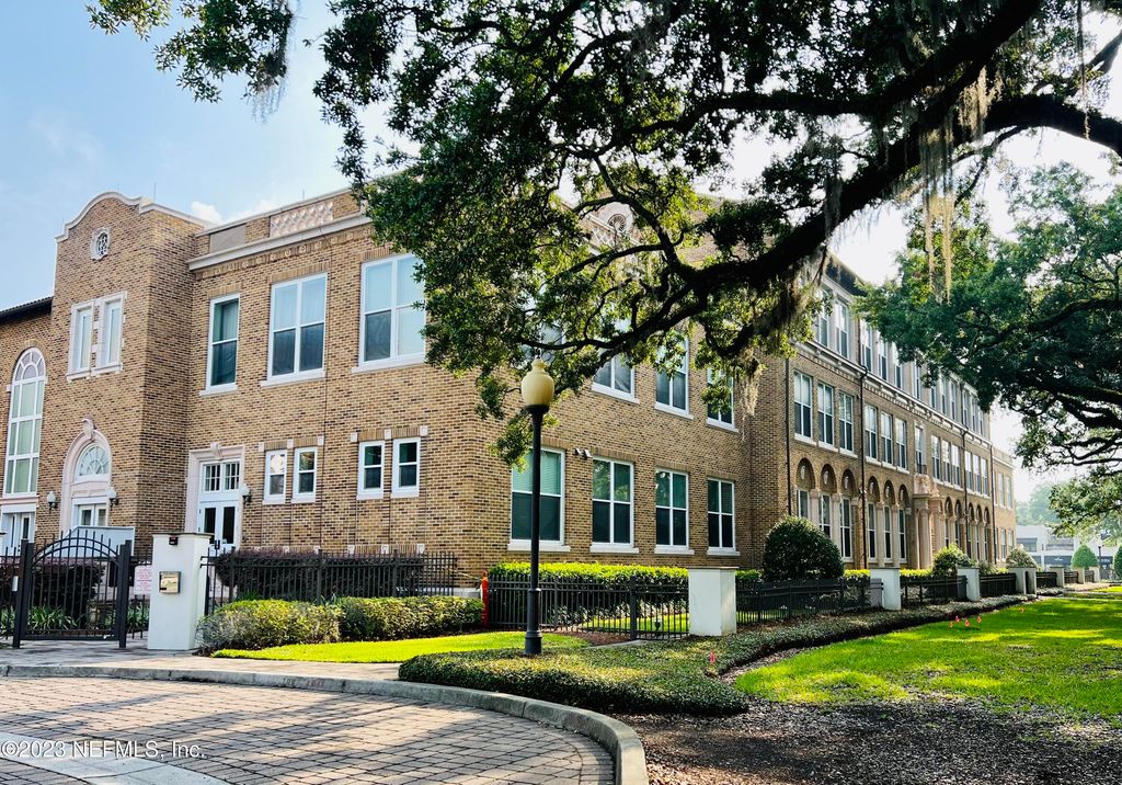 2525 COLLEGE Street 1203, Jacksonville, FL 32204