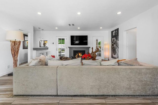 1620 E El Alameda, Palm Springs, CA 92262