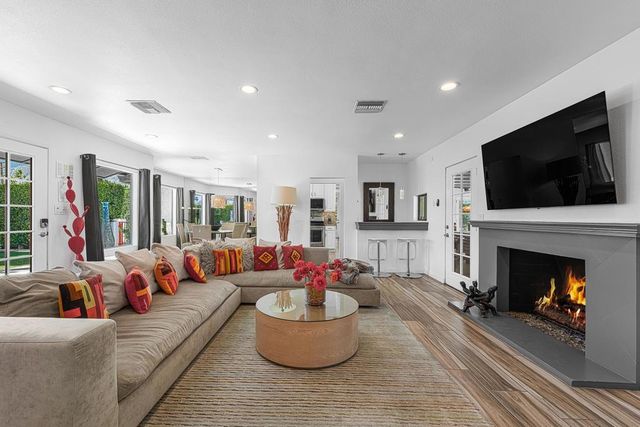 1620 E El Alameda, Palm Springs, CA 92262