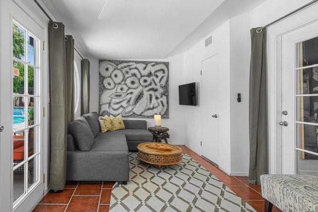 1620 E El Alameda, Palm Springs, CA 92262