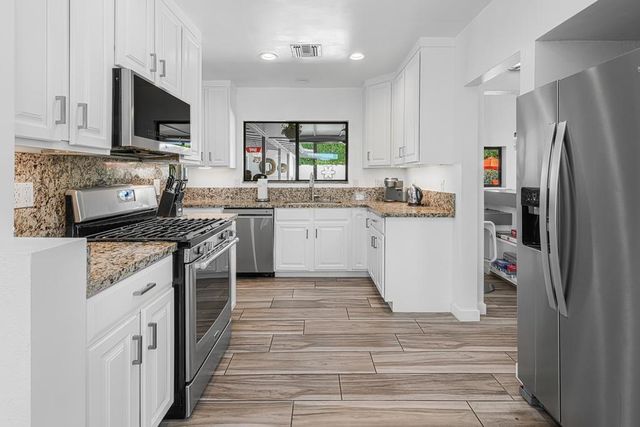 1620 E El Alameda, Palm Springs, CA 92262
