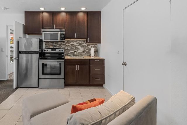 1620 E El Alameda, Palm Springs, CA 92262