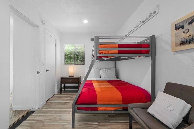 1620 E El Alameda, Palm Springs, CA 92262