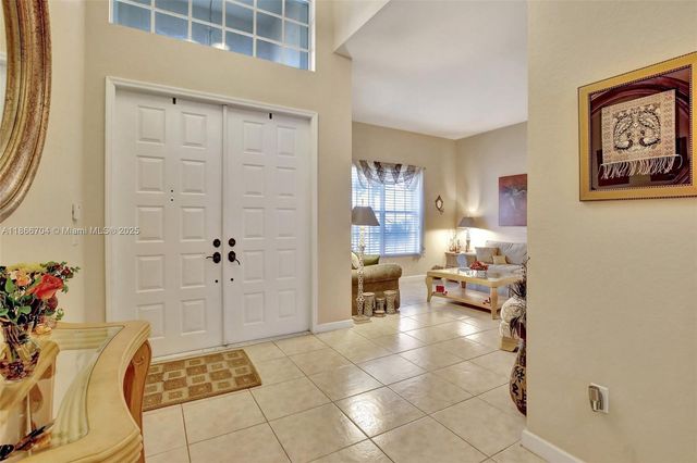 19151 N Hibiscus St, Weston, FL 33332