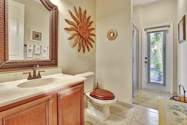 19151 N Hibiscus St, Weston, FL 33332