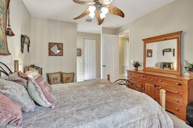 19151 N Hibiscus St, Weston, FL 33332