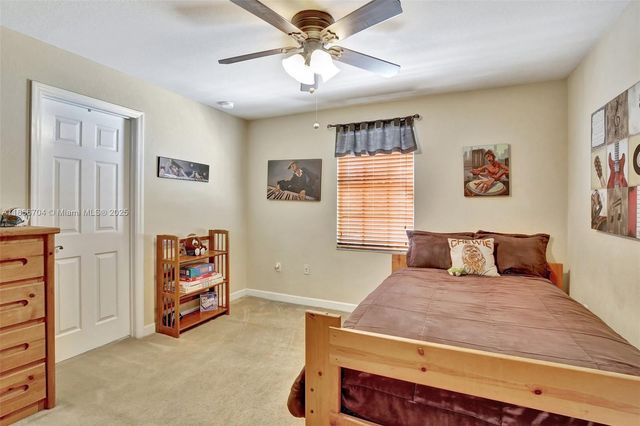 19151 N Hibiscus St, Weston, FL 33332