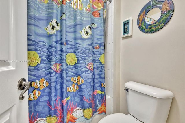 19151 N Hibiscus St, Weston, FL 33332